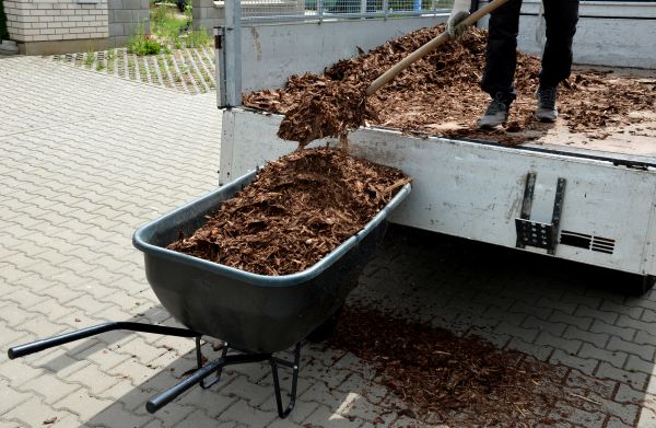 Bulk Mulch Delivery in Warwick