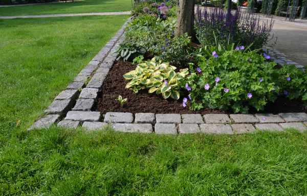 Flower Bed Mulching in Warwick